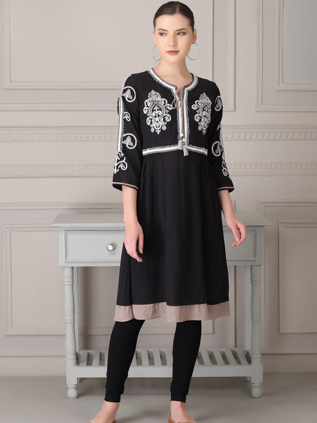 

Lakshita Women Black & White Ethnic Motifs Embroidered Thread Work Kurta