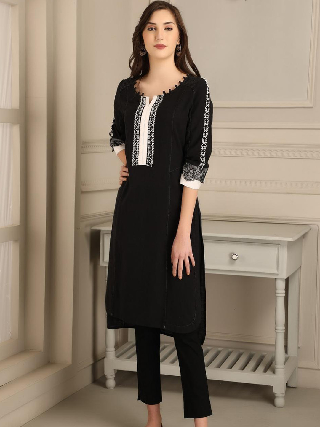 

Lakshita Women Black Straight Kurta With Dori And Thread Embroidery