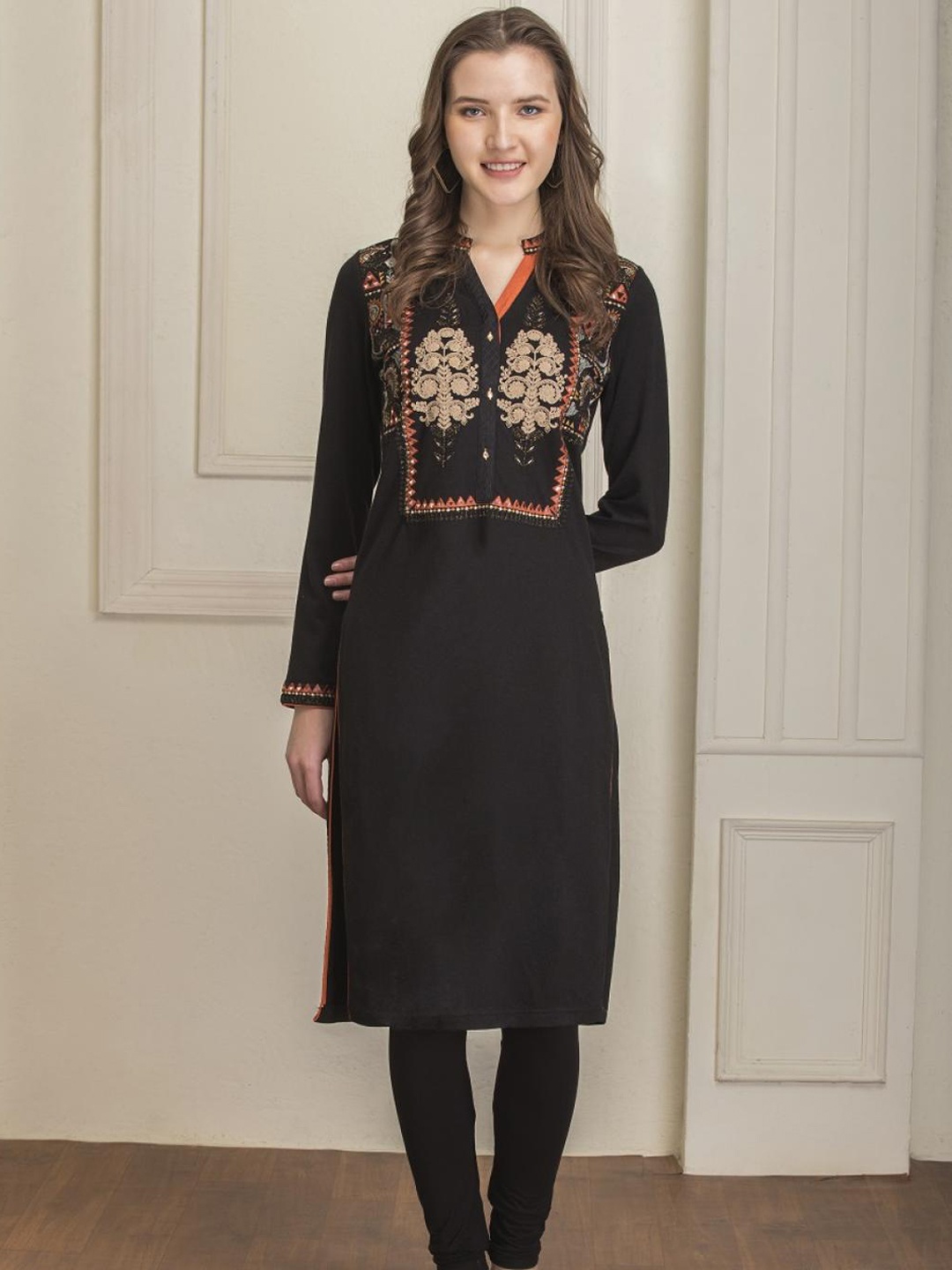

Lakshita Women Charcoal Floral Embroidered Thread Work Kurta