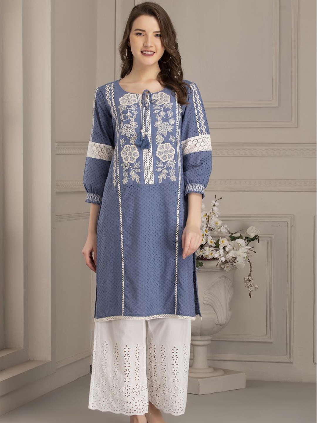 

Lakshita Women Blue Floral Embroidered Thread Work Kurta