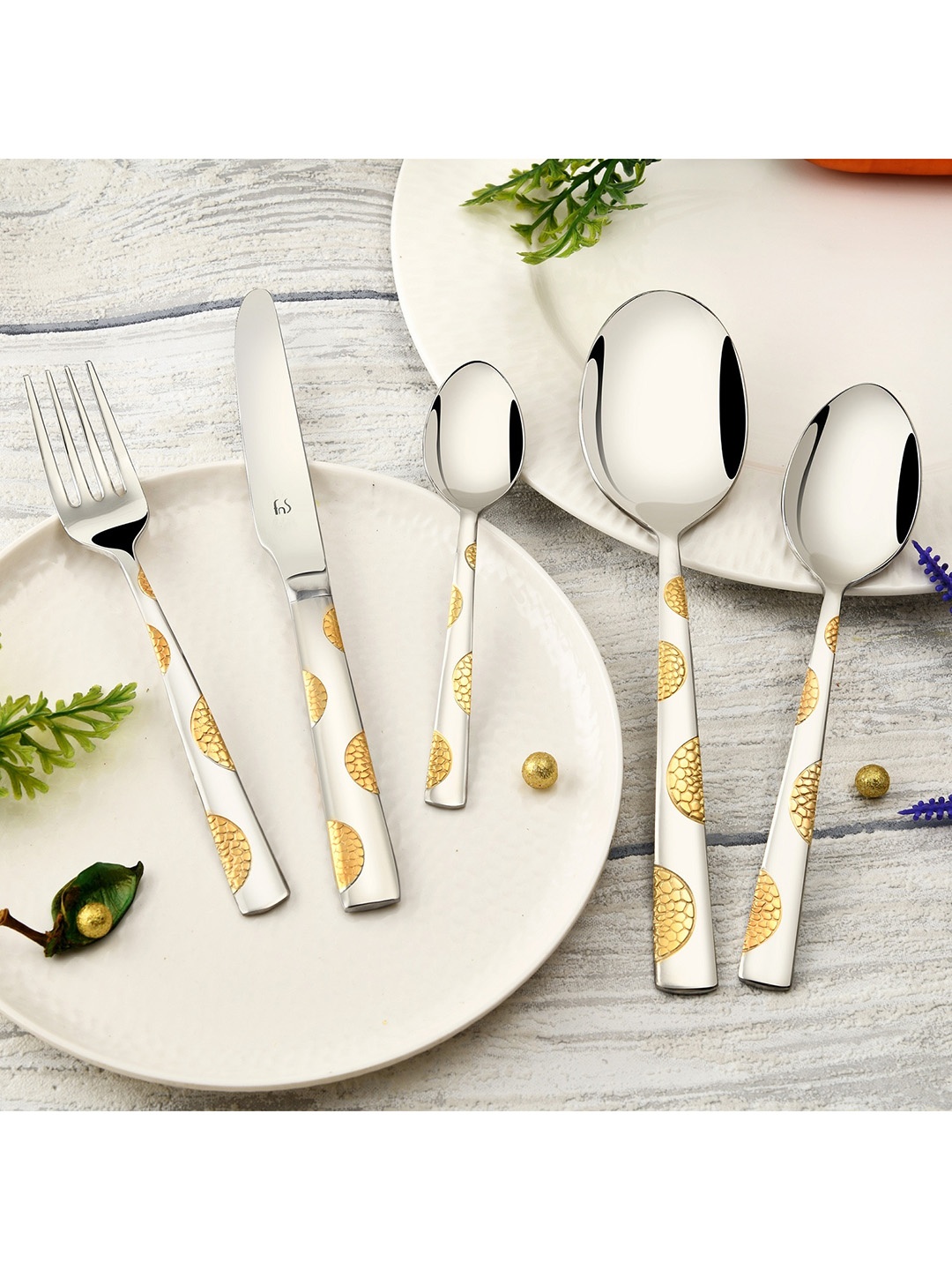 

FNS 26 Pieces Silver-Toned Printed Stainless Steel Cutlery Set