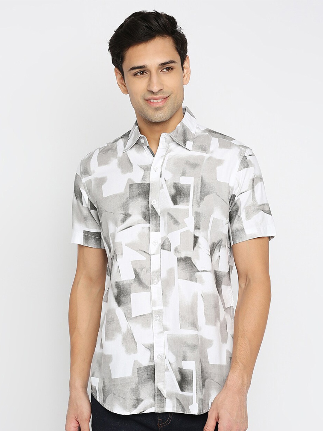 

MOD ECRU Men White Straight Slim Fit Printed Casual Shirt