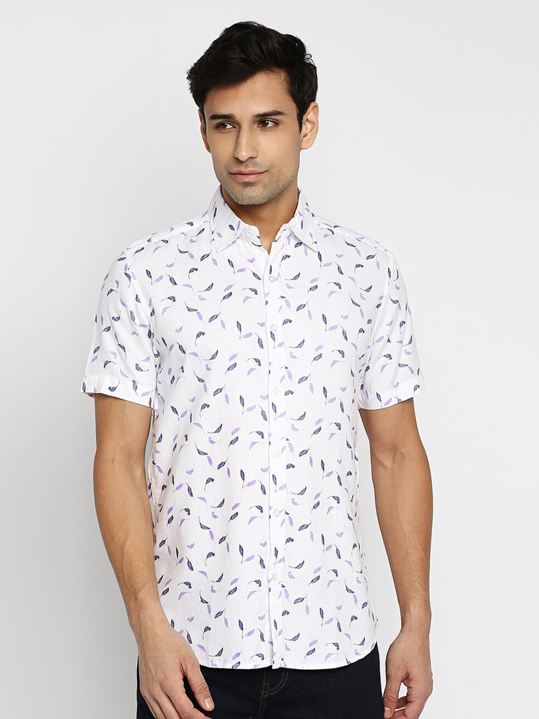 

MOD ECRU Men White Straight Slim Fit Printed Casual Shirt