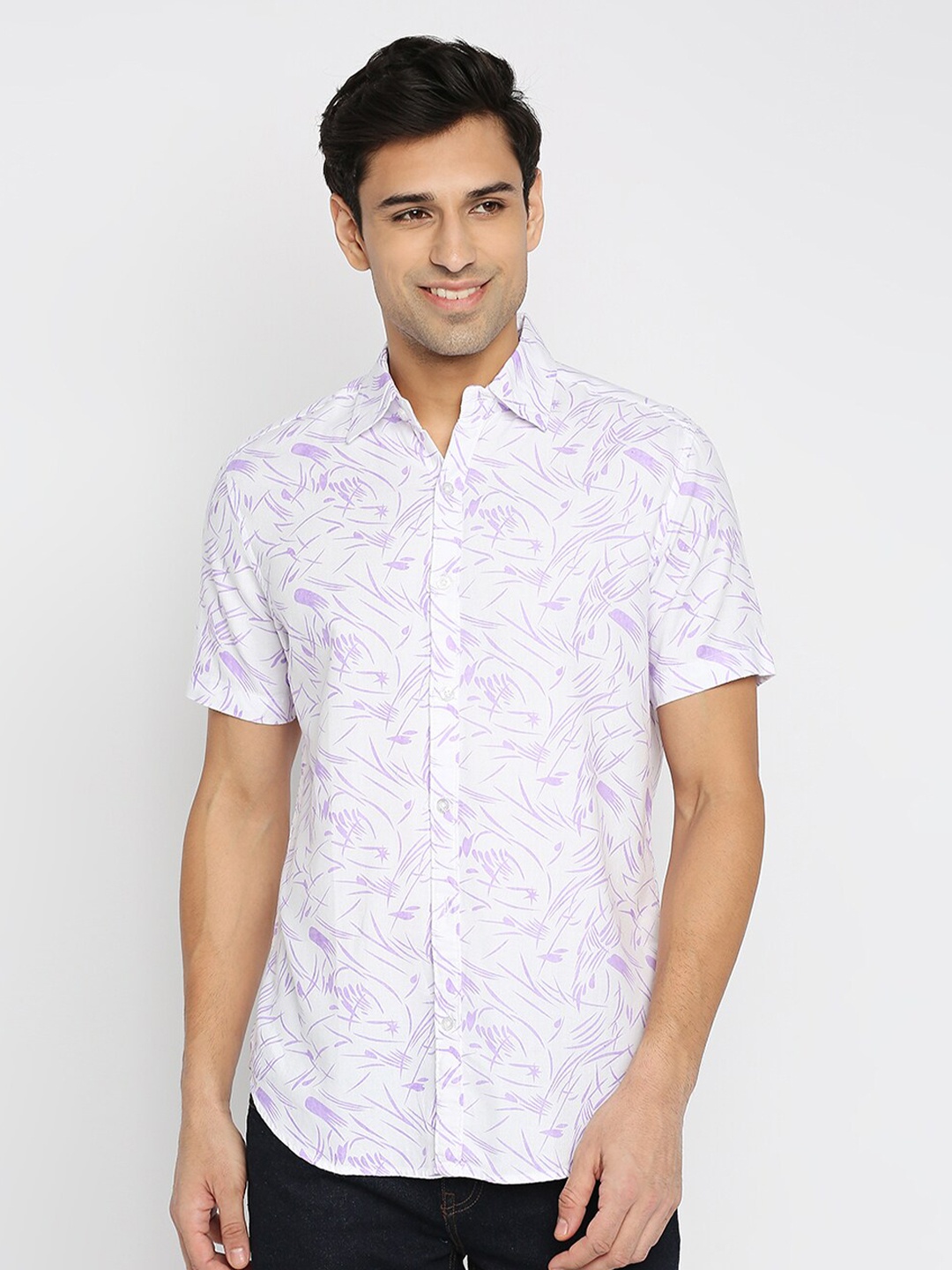 

MOD ECRU Men White Straight Slim Fit Floral Printed Casual Shirt