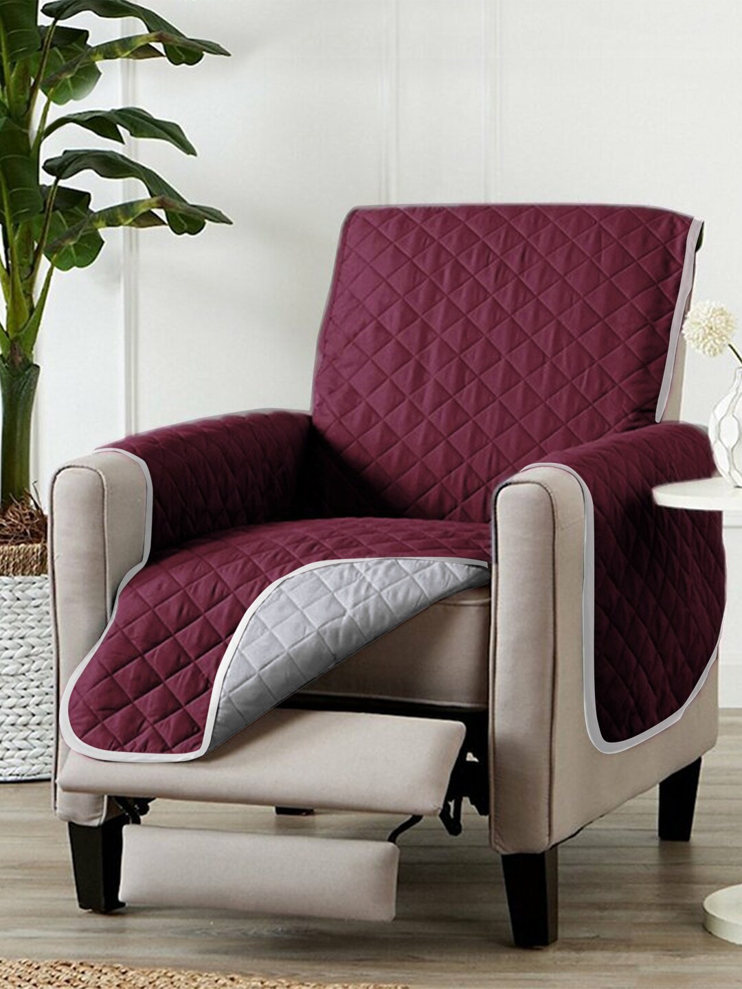 

Cortina Maroon & Silver-Toned Reversible Quilted 3 Layered Single Seater Sofa Cover