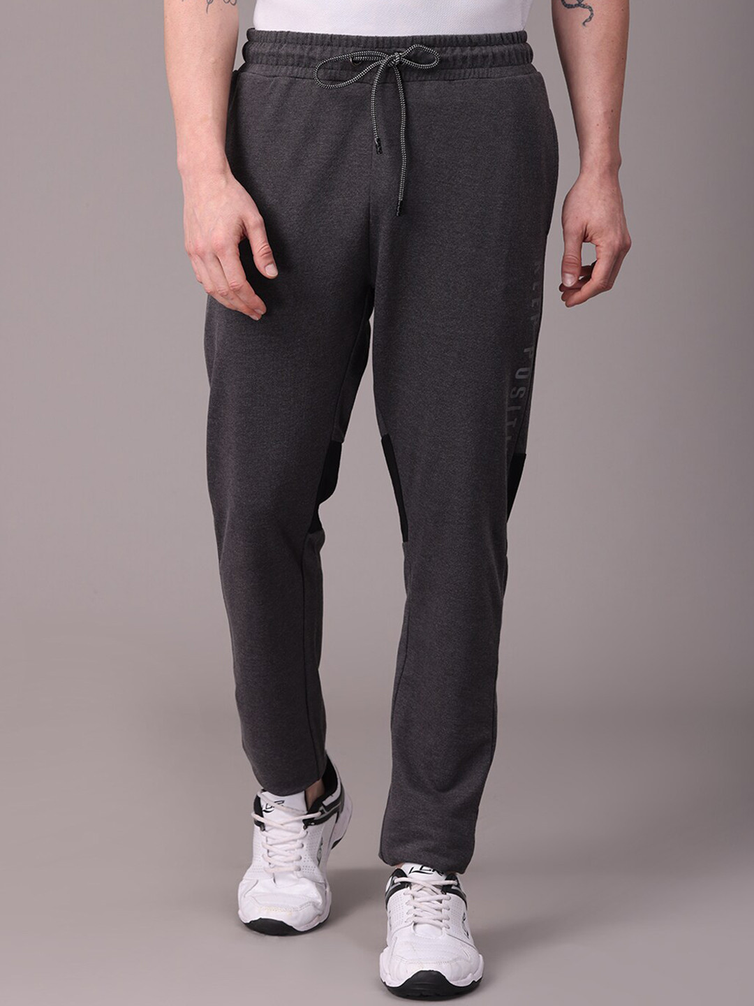 

POLONIUM Men Grey Solid Track Pant