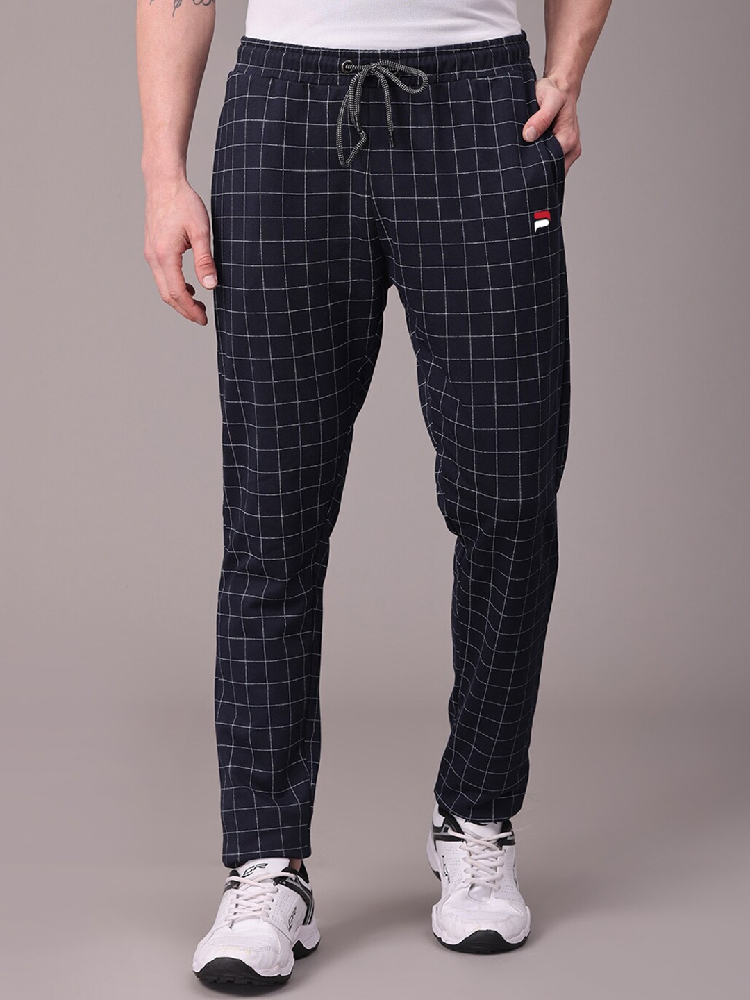 

POLONIUM Men Navy Blue Checked Joggers