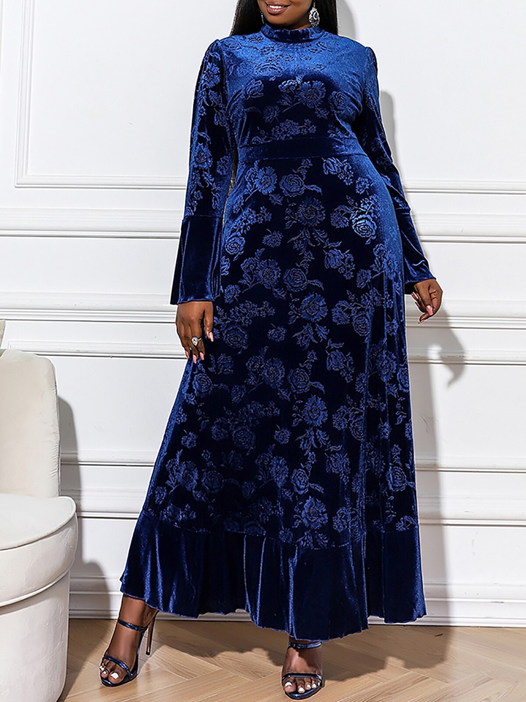 

URBANIC Plus Size Blue Floral Maxi Dress