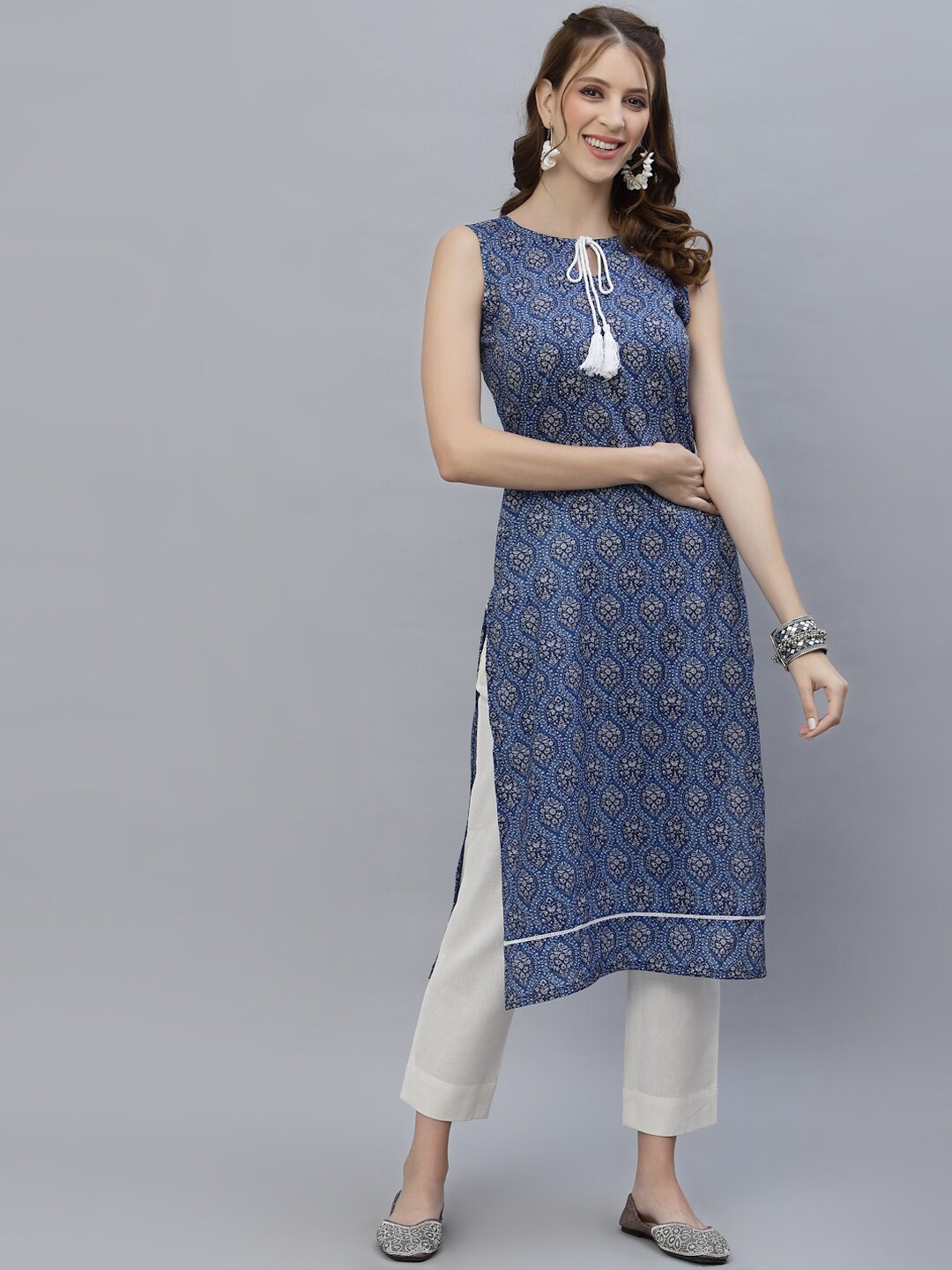 

KALINI Women Blue Ethnic Motifs Printed Keyhole Neck Kurta