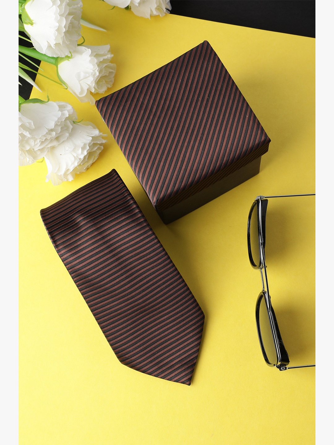 

Alvaro Castagnino Men Brown & Black Striped Skinny Tie