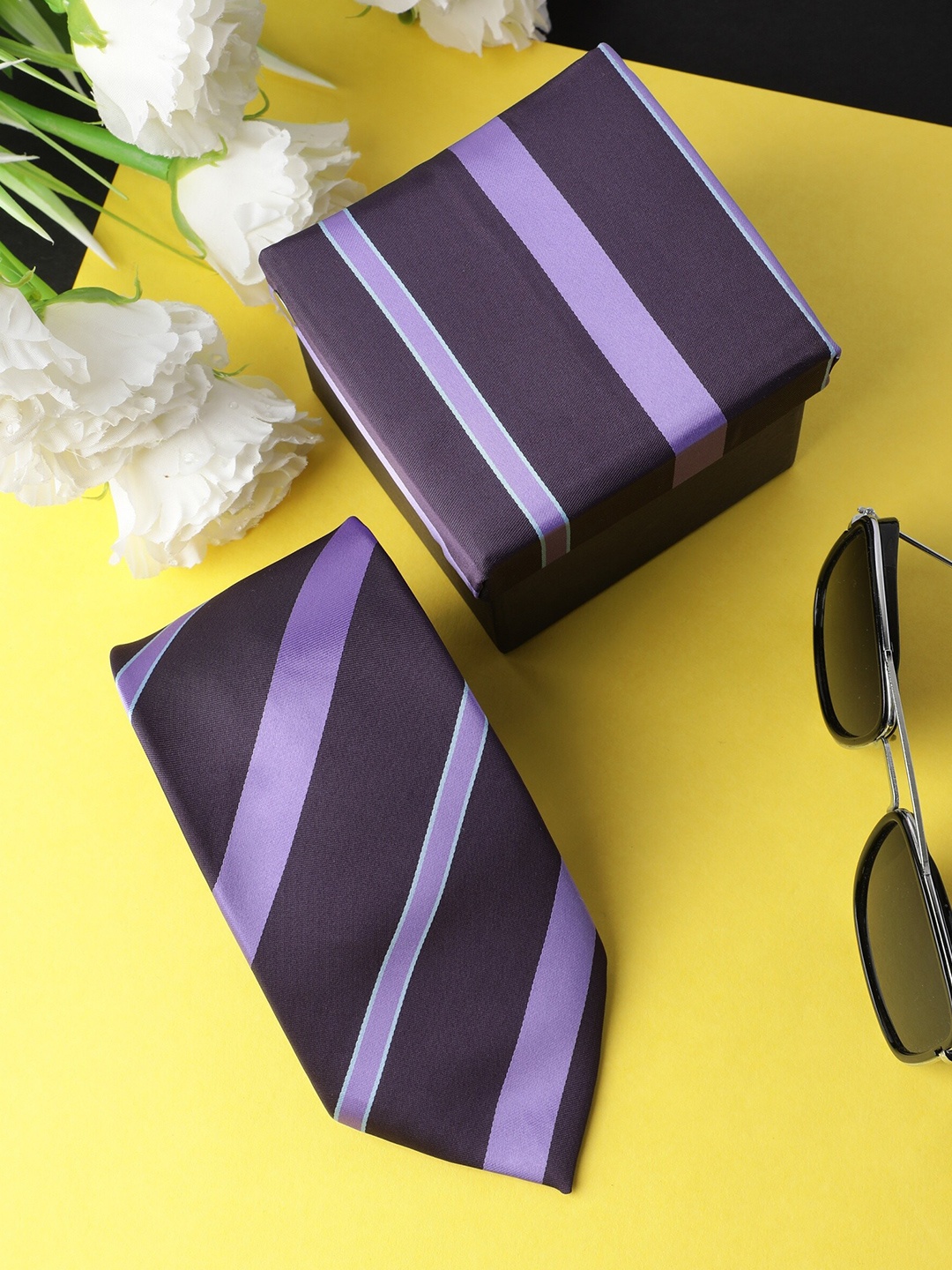 

Alvaro Castagnino Men Maroon Striped Skinny Tie