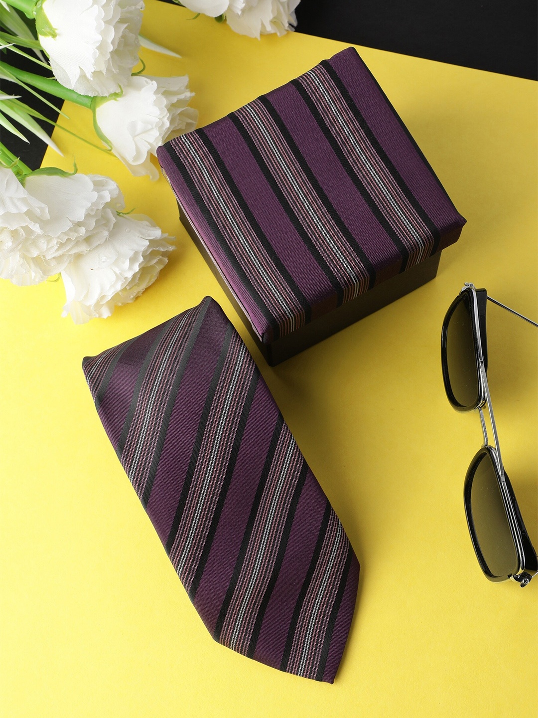 

Alvaro Castagnino Men Maroon Striped Skinny Tie