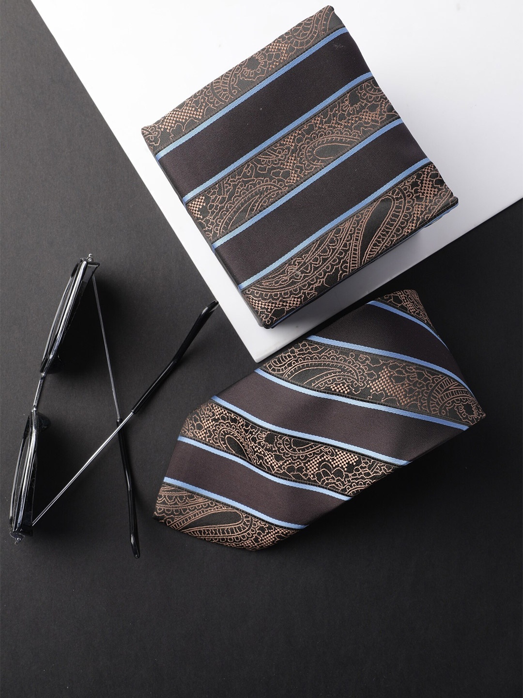 

Alvaro Castagnino Men Brown & Blue Striped Broad Tie