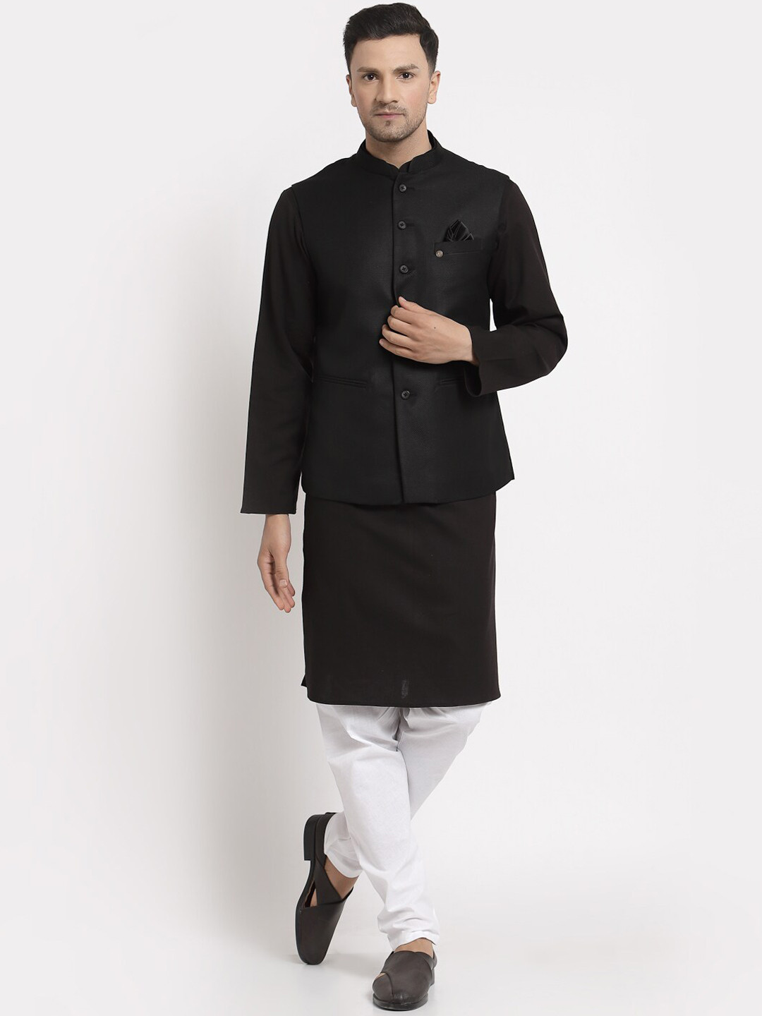 

MOHANLAL SONS Men Black Pure Cotton Kurta with Churidar