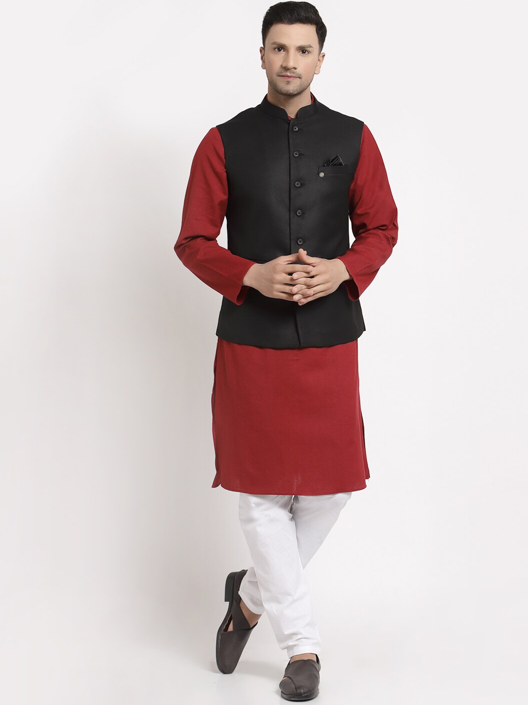 

MOHANLAL SONS Men Red Pure Cotton Kurta with Churidar