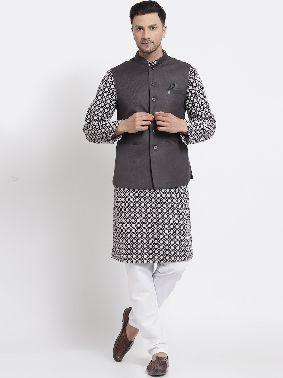 

MOHANLAL SONS Men Black Chikankari Pure Cotton Kurta with Trousers & Nehru Jacket