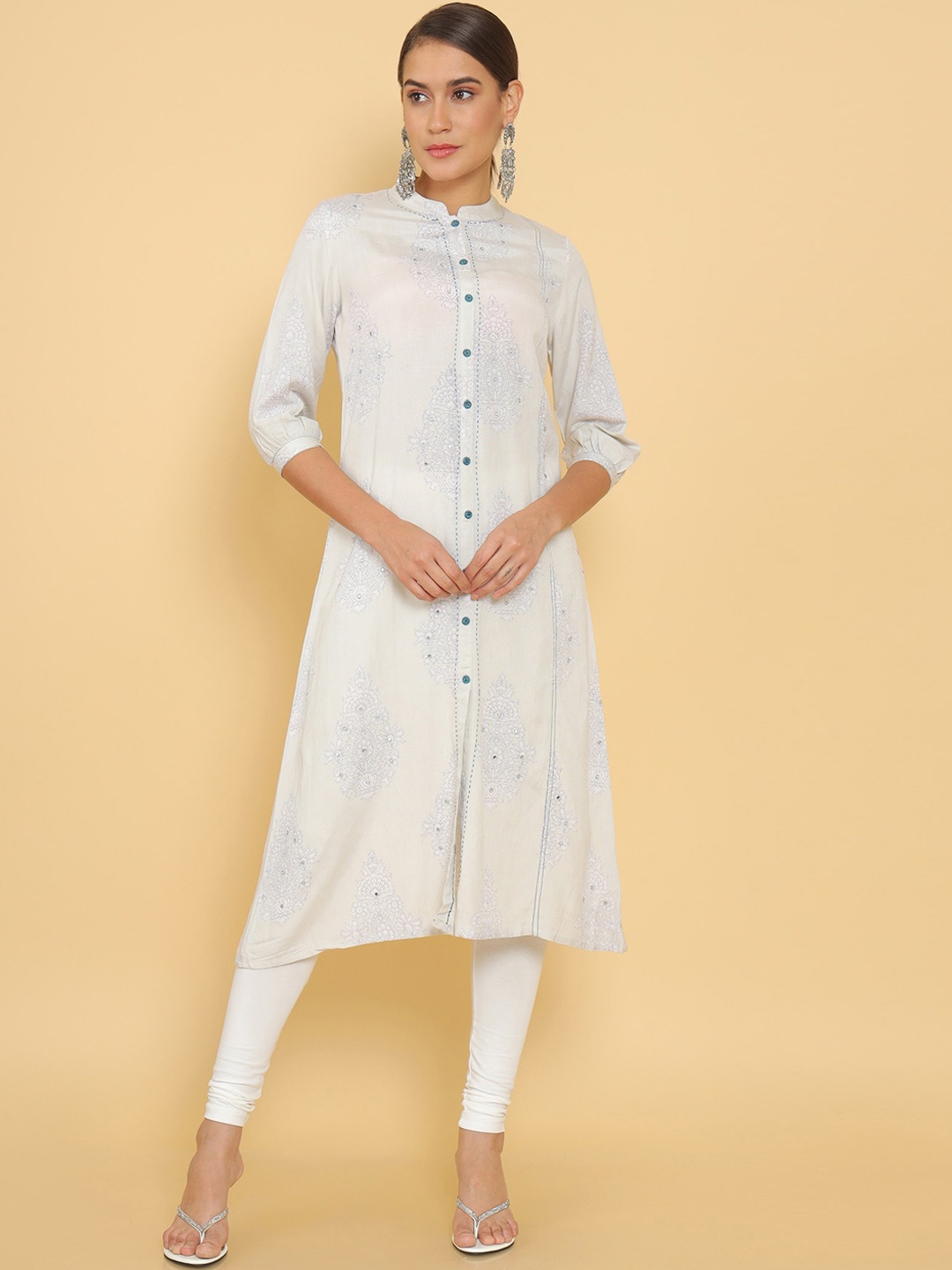 

Soch Women Off White Floral Printed Thread Work Kurta