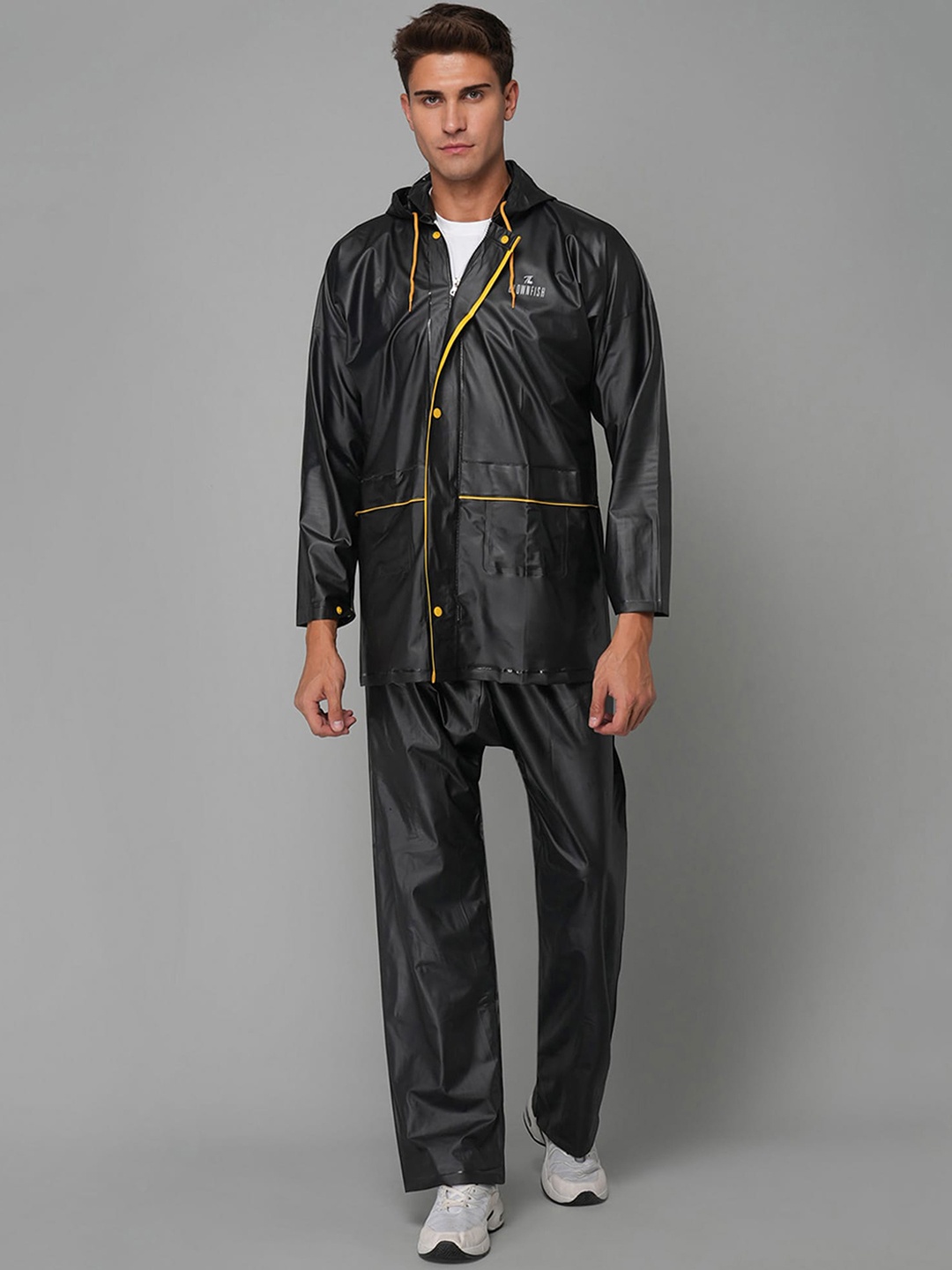 

THE CLOWNFISH Samson Pro Black Solid Waterproof and Seam Sealed Rain Suit