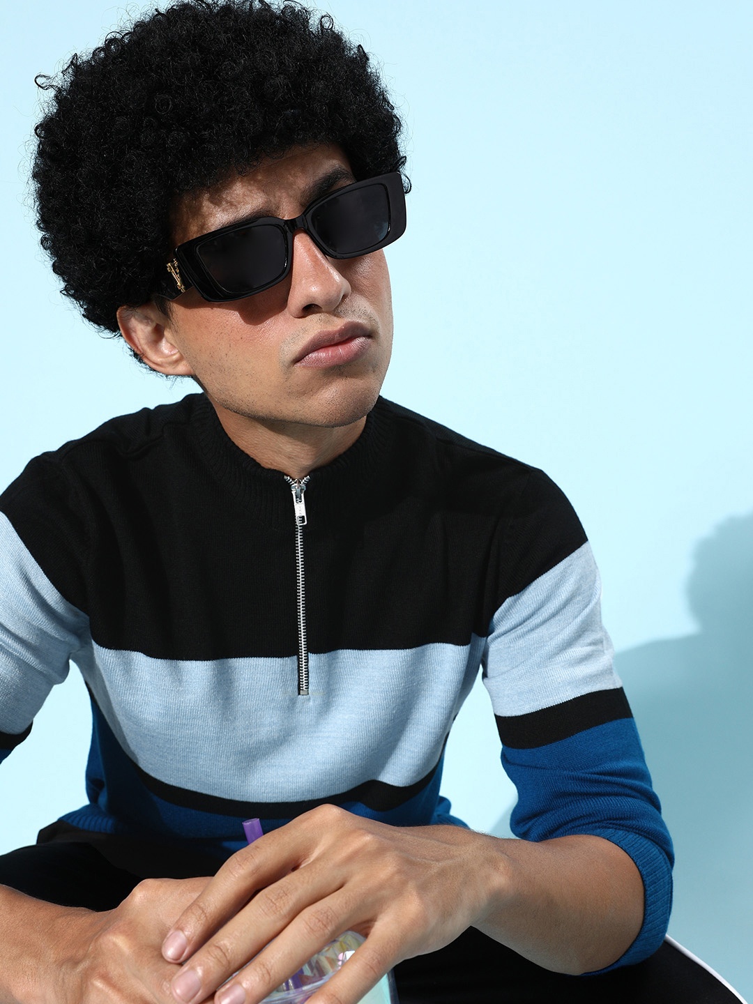 

Mast & Harbour Men Black & Blue Colourblocked Pullover Sweater