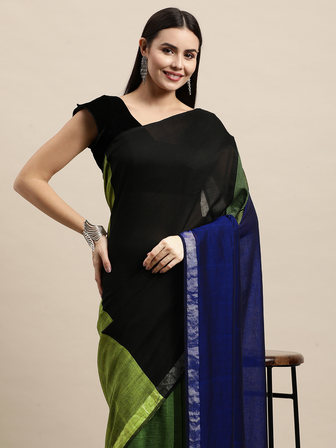 

ArtEastri Navy Blue & Green Colourblocked Pure Cotton Saree