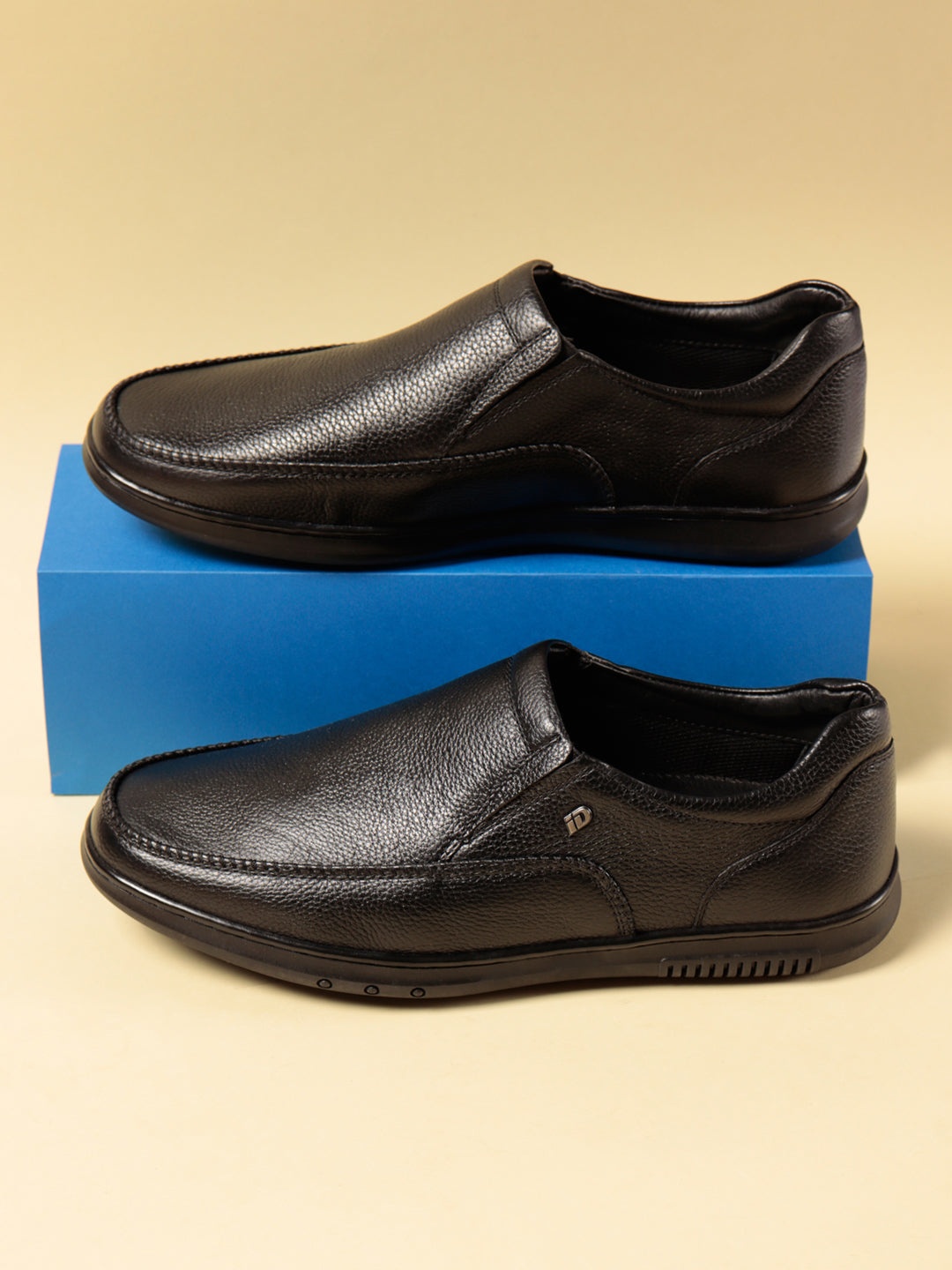 

ID Men Black Textured PU Slip-On Sneakers