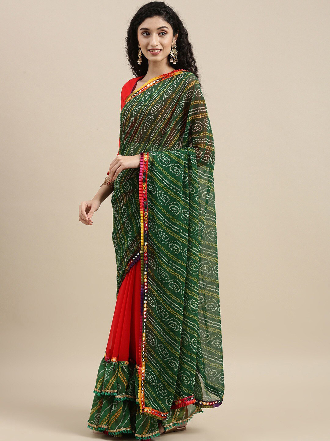 

KALINI Women Red & Green Mirror Work Bandhani Saree