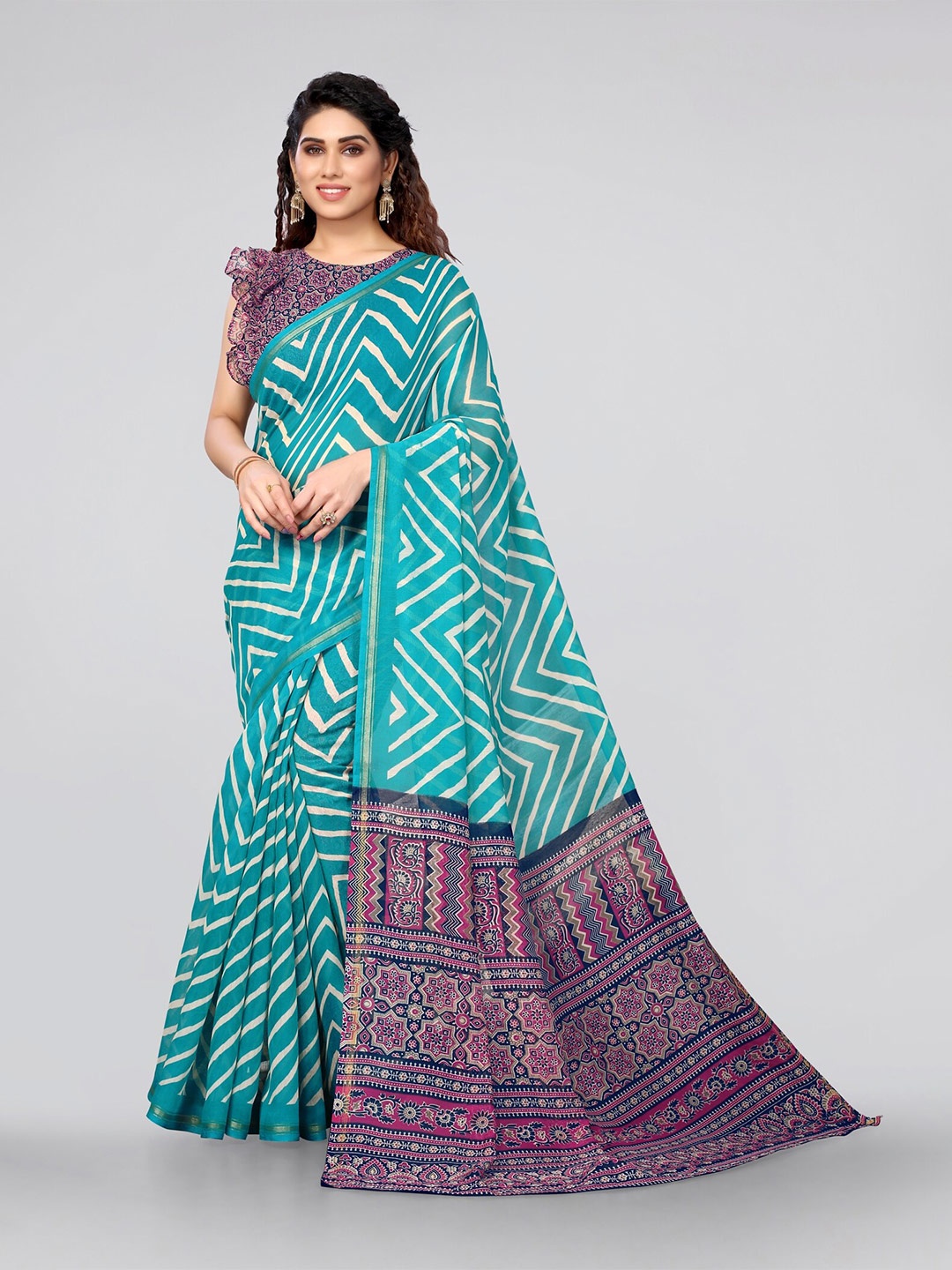 

MIRCHI FASHION Green & Pink Zari Leheriya Saree