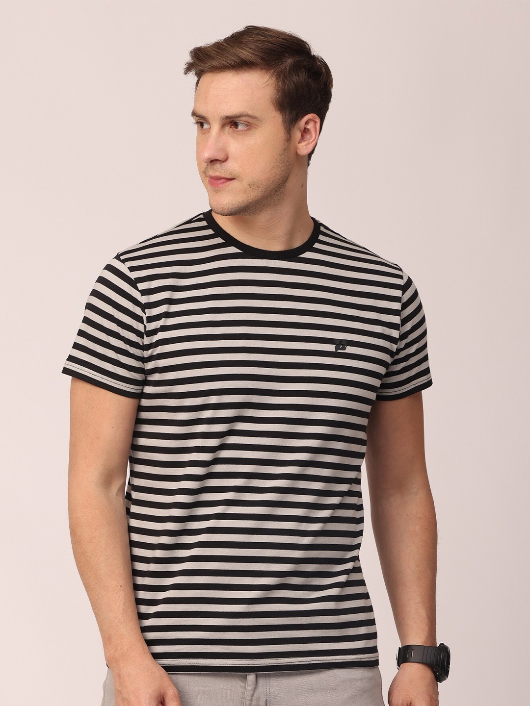 

POLONIUM Men Beige & Black Striped T-shirt
