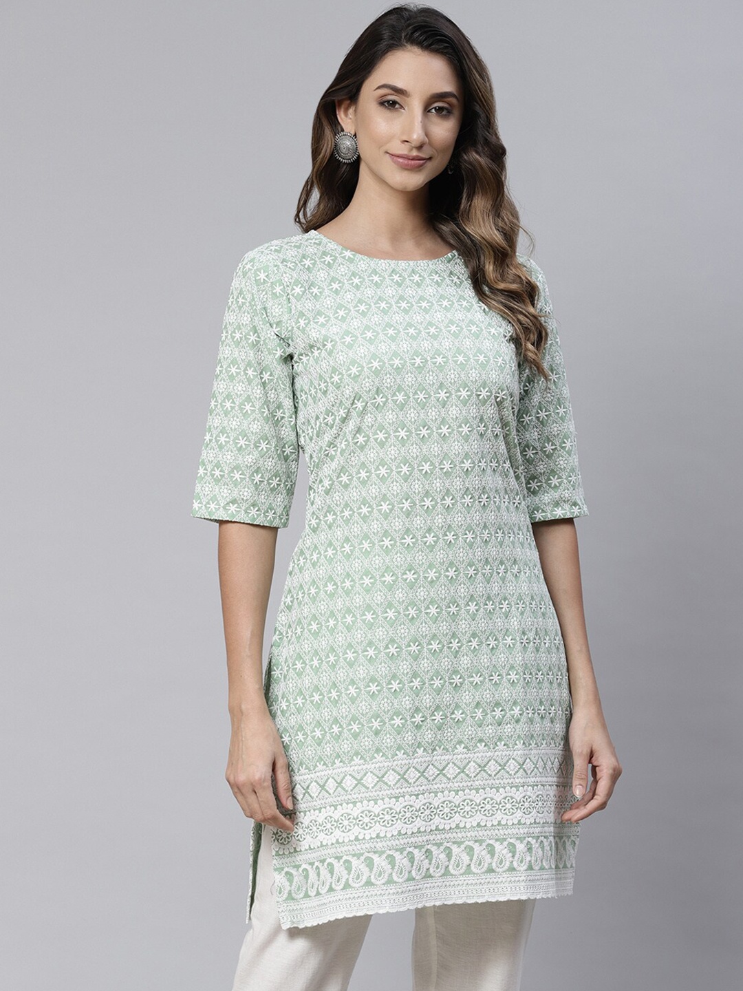 

SWAGG INDIA Green Floral Embroidered Chikankari Kurti