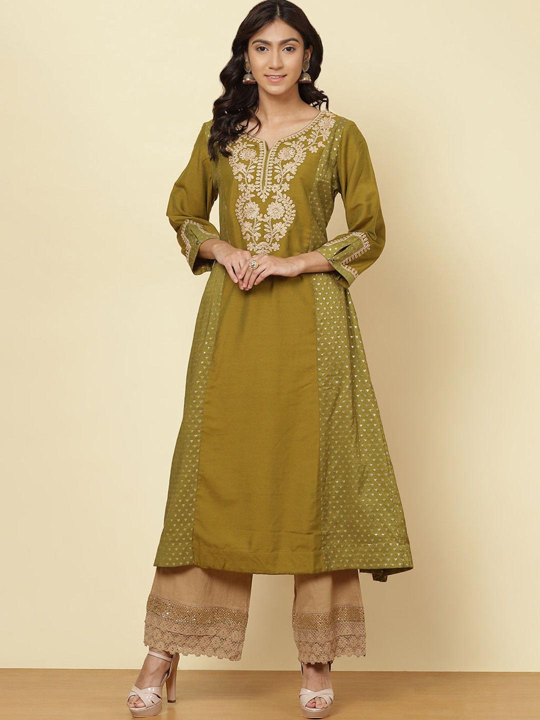 

Lakshita Women Green Embroidered Keyhole Neck Chikankari Anarkali Kurta
