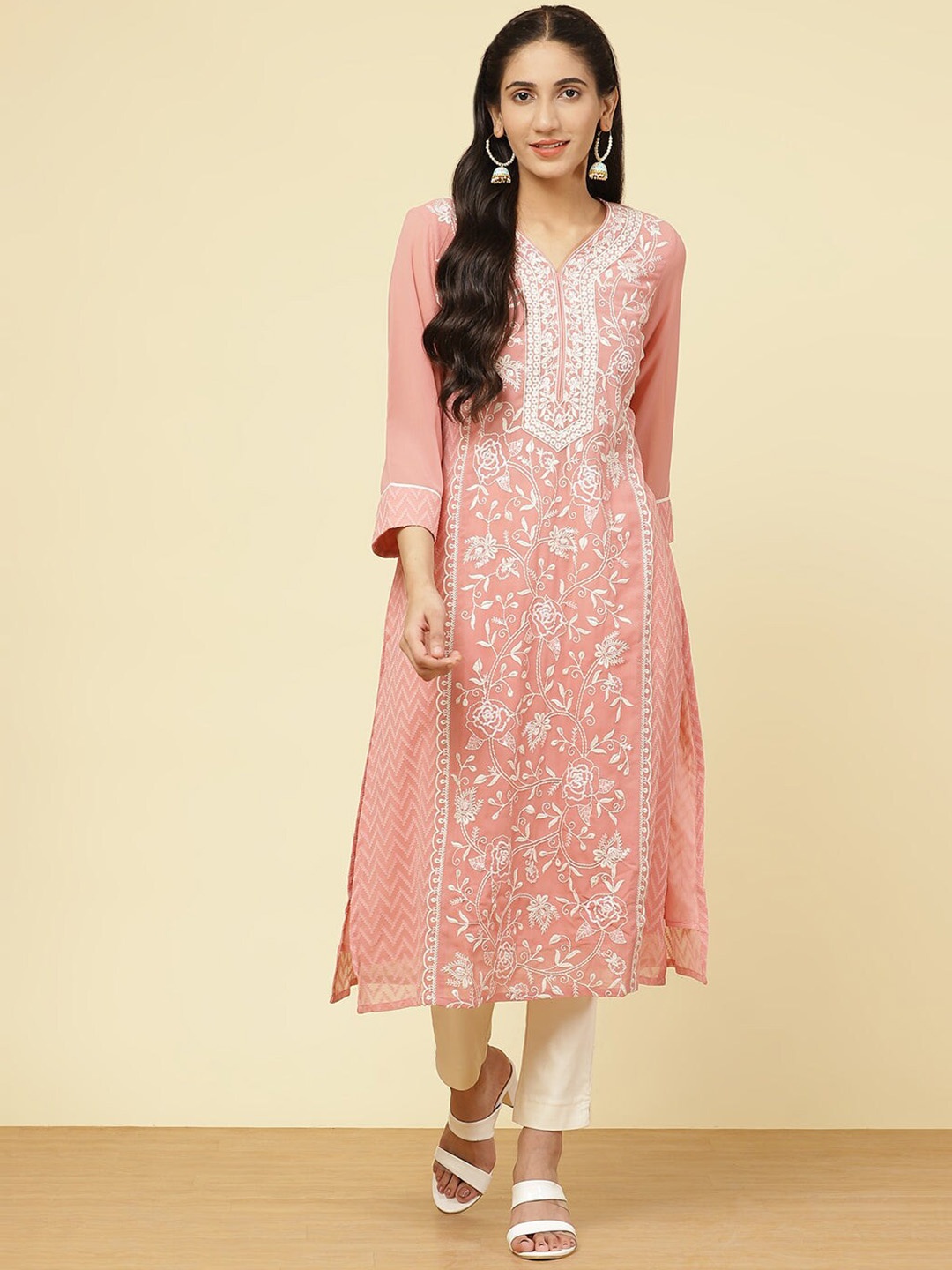 

Lakshita Women's Geometric Embroidered Chikankari Georgette Anarkali Kurta, Peach