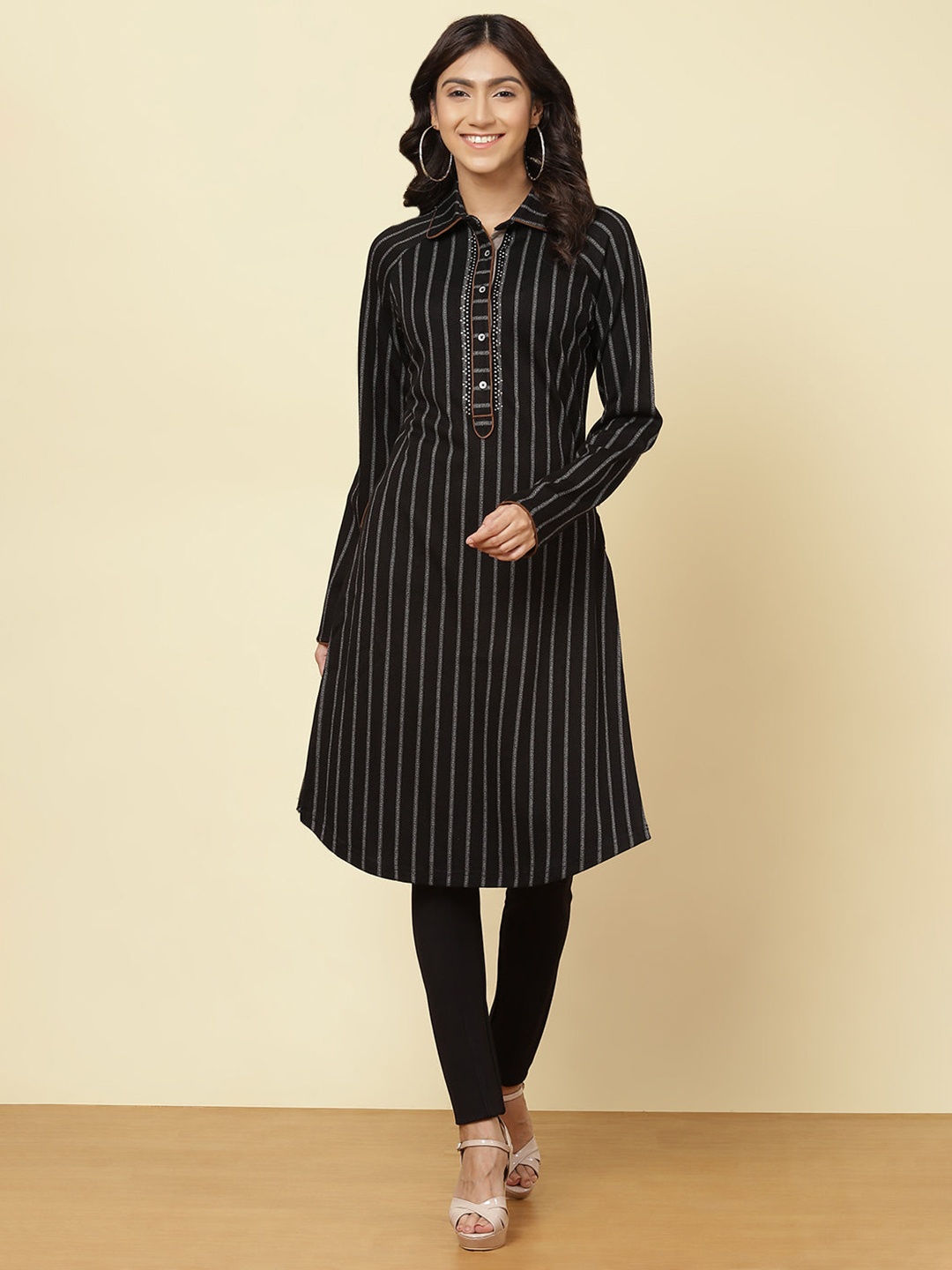 

Lakshita Women's Charcoal Striped Thread Work Kurta