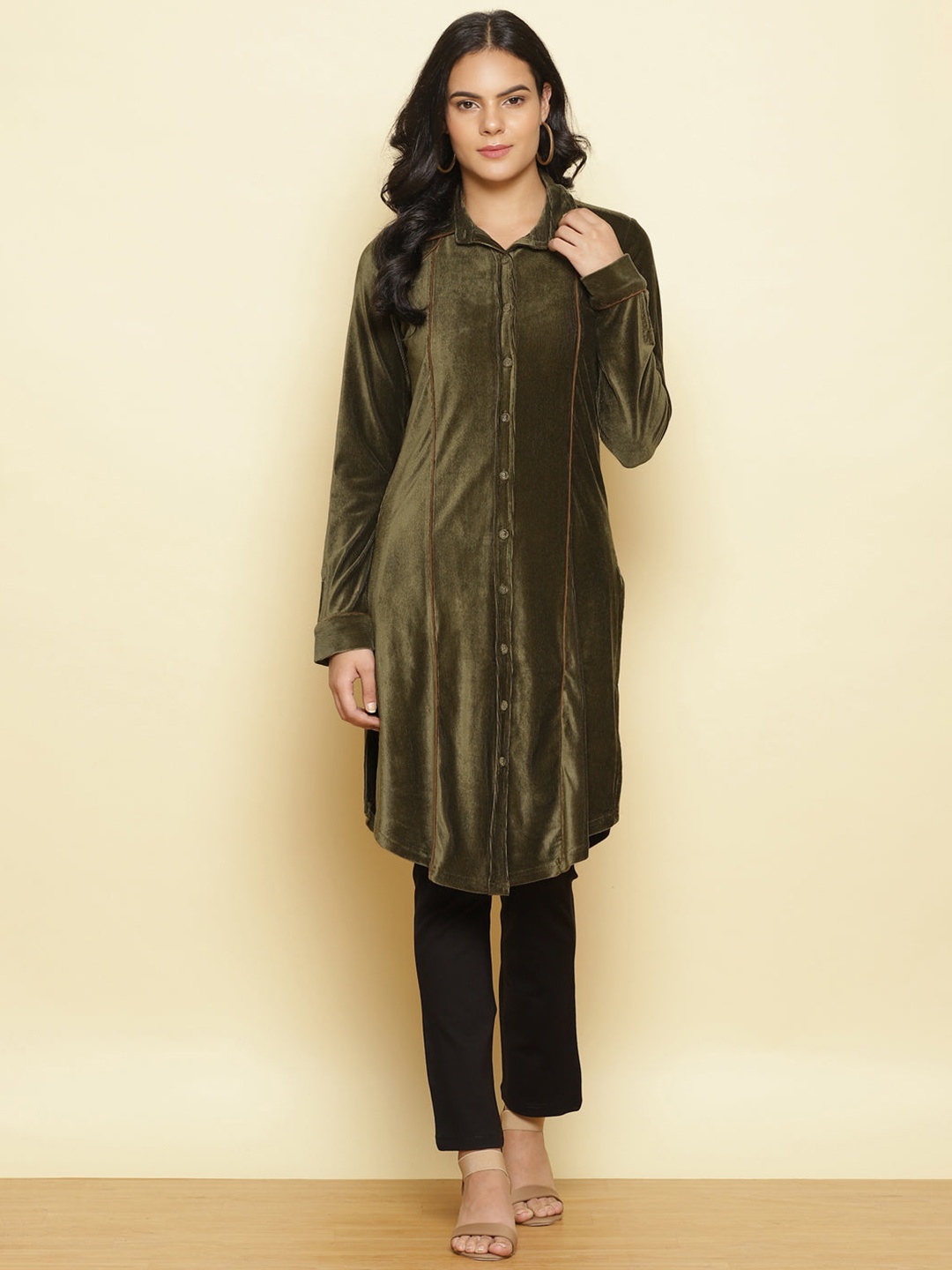 

Lakshita Women Olive Green Velvet Kurta