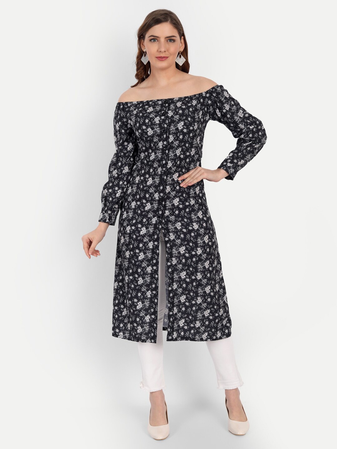 

KIROSHE BY KIRAN Women Navy Blue & White Printed Off Shoulder Longline Shrug