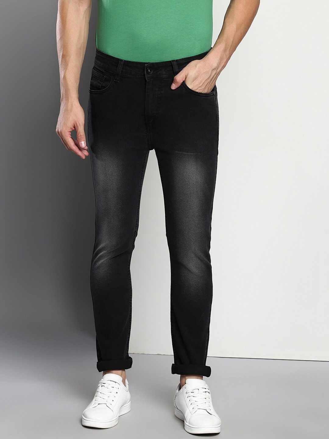 

Dennis Lingo Men Black Slim Fit Low Distress Light Fade Stretchable Jeans