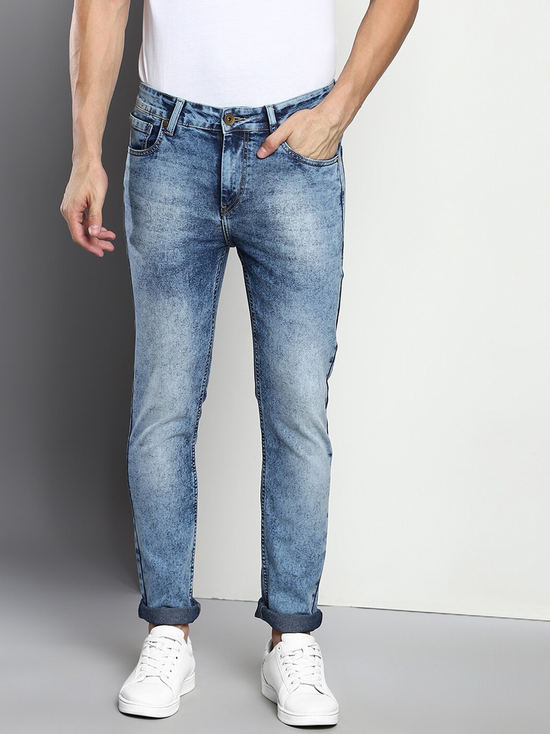 

Dennis Lingo Men Blue Slim Fit Low Distress Heavy Fade Stretchable Jeans