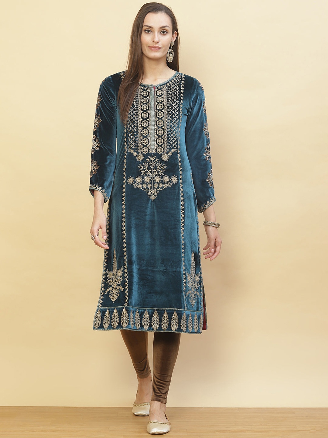 

Lakshita Women's Blue Embroidered Flared Sleeves Velvet Kurta