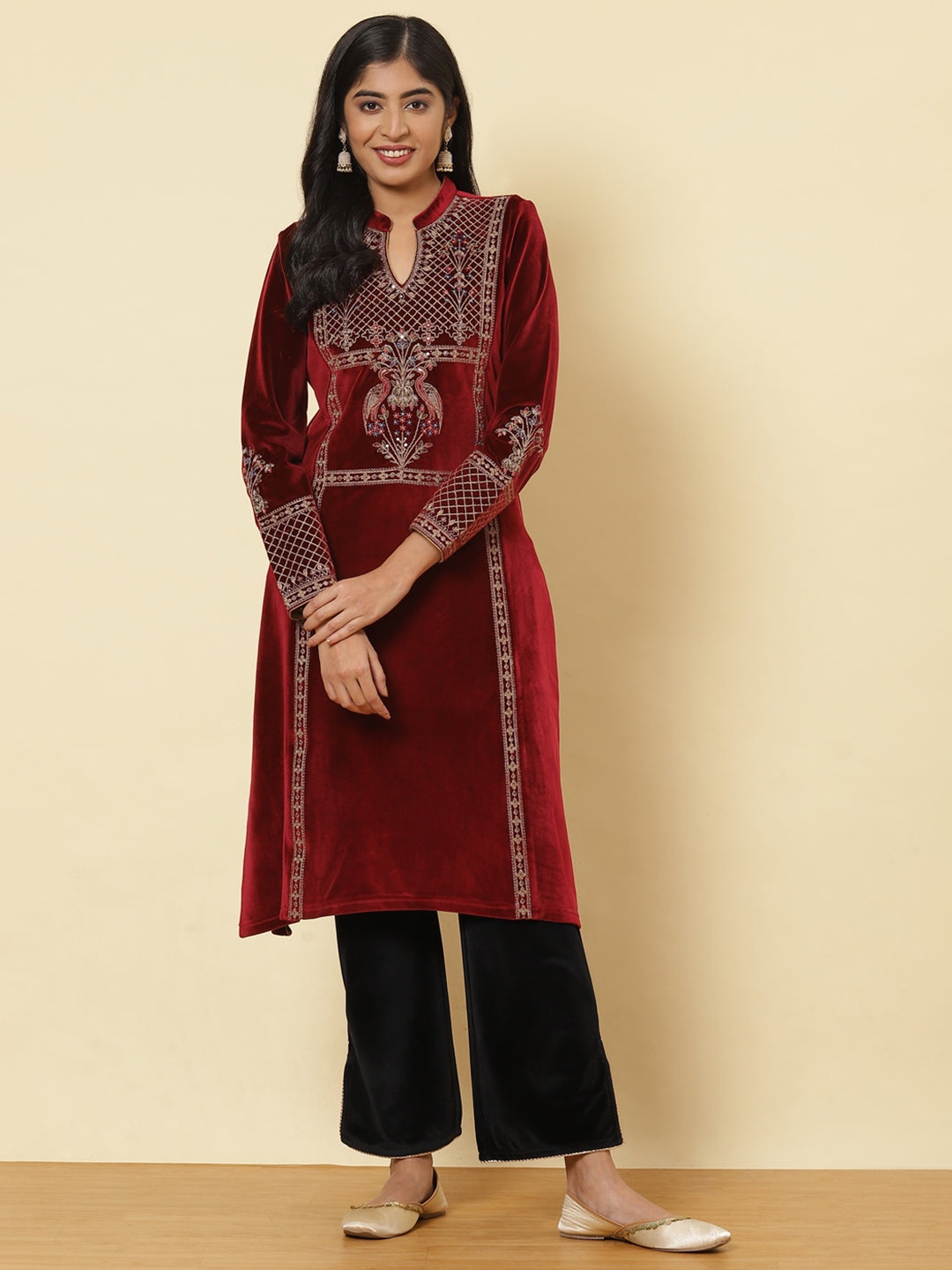 

Lakshita Women Maroon Keyhole Neck Embroidered Thread Work Velvet Kurta