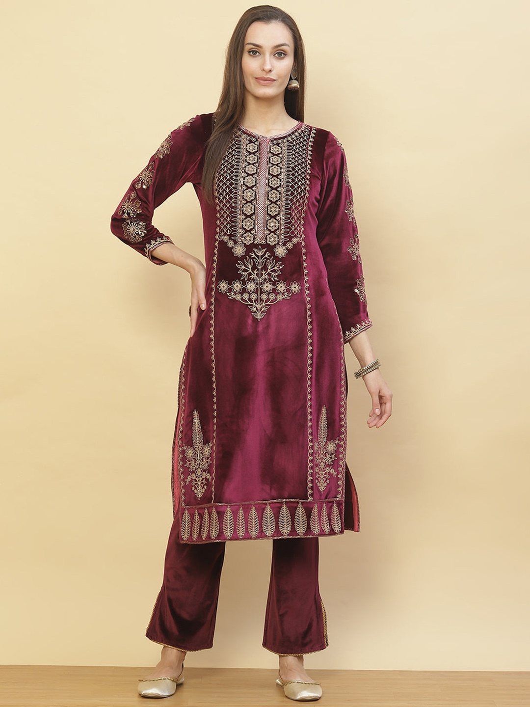 

Lakshita Women Maroon Ethnic Motifs Embroidered Velvet Kurta