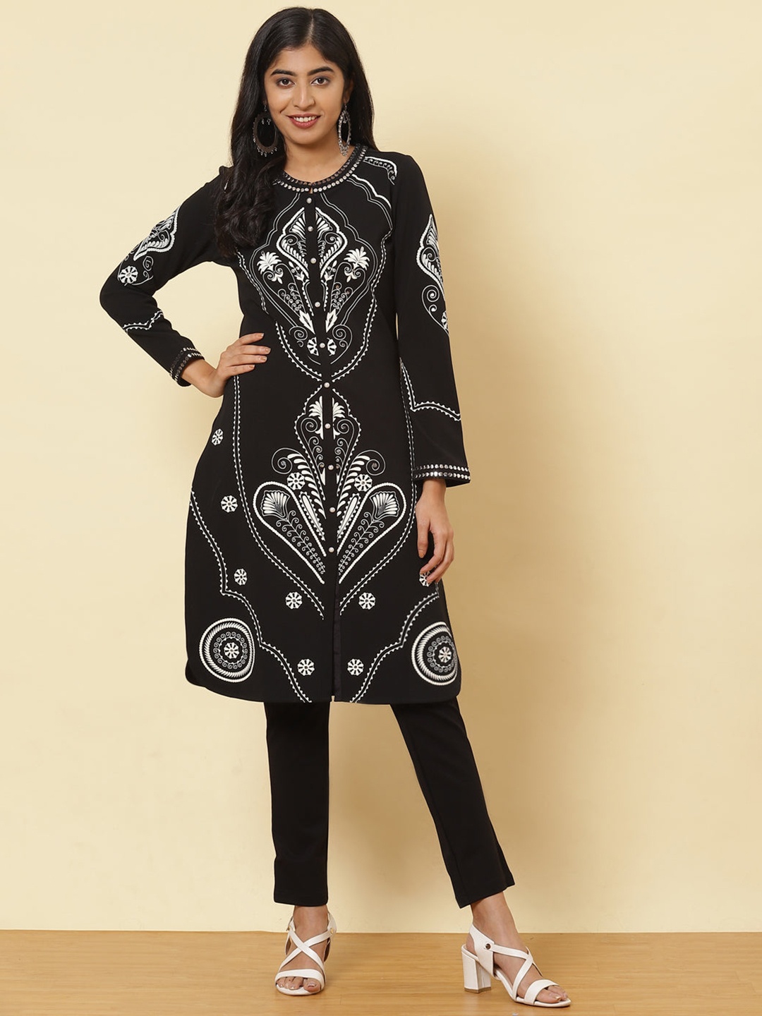 

Lakshita Women Black Printed Kurti With Mirror-Work