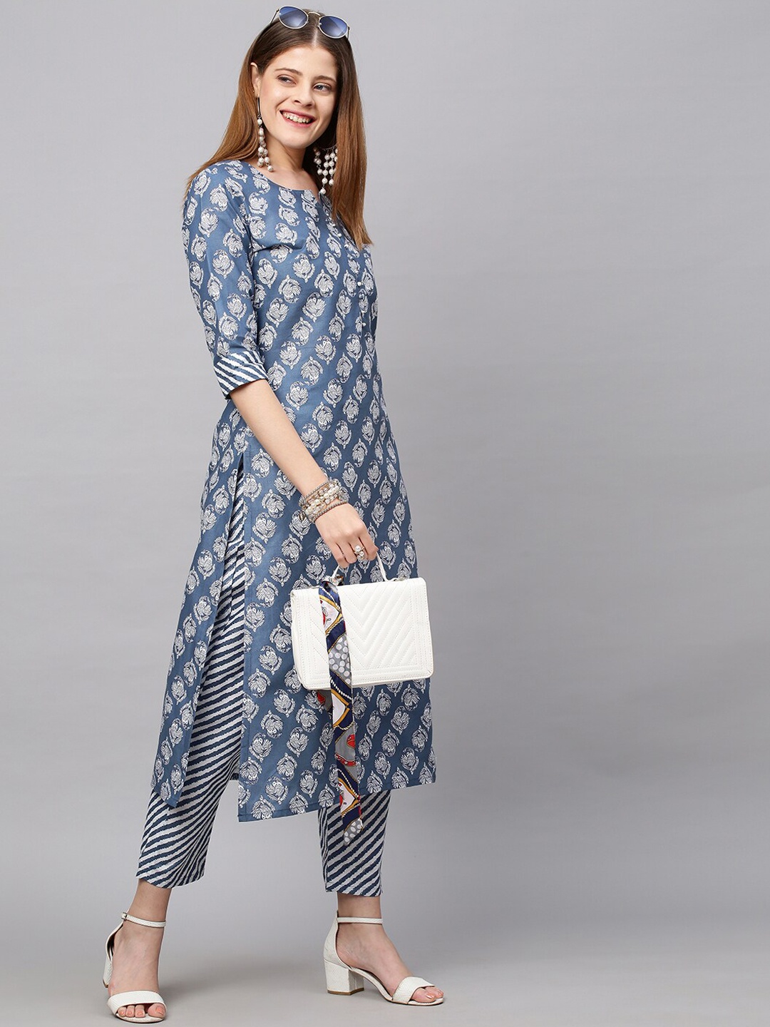

KALINI Women Blue Printed Straight Kurta with Trousers