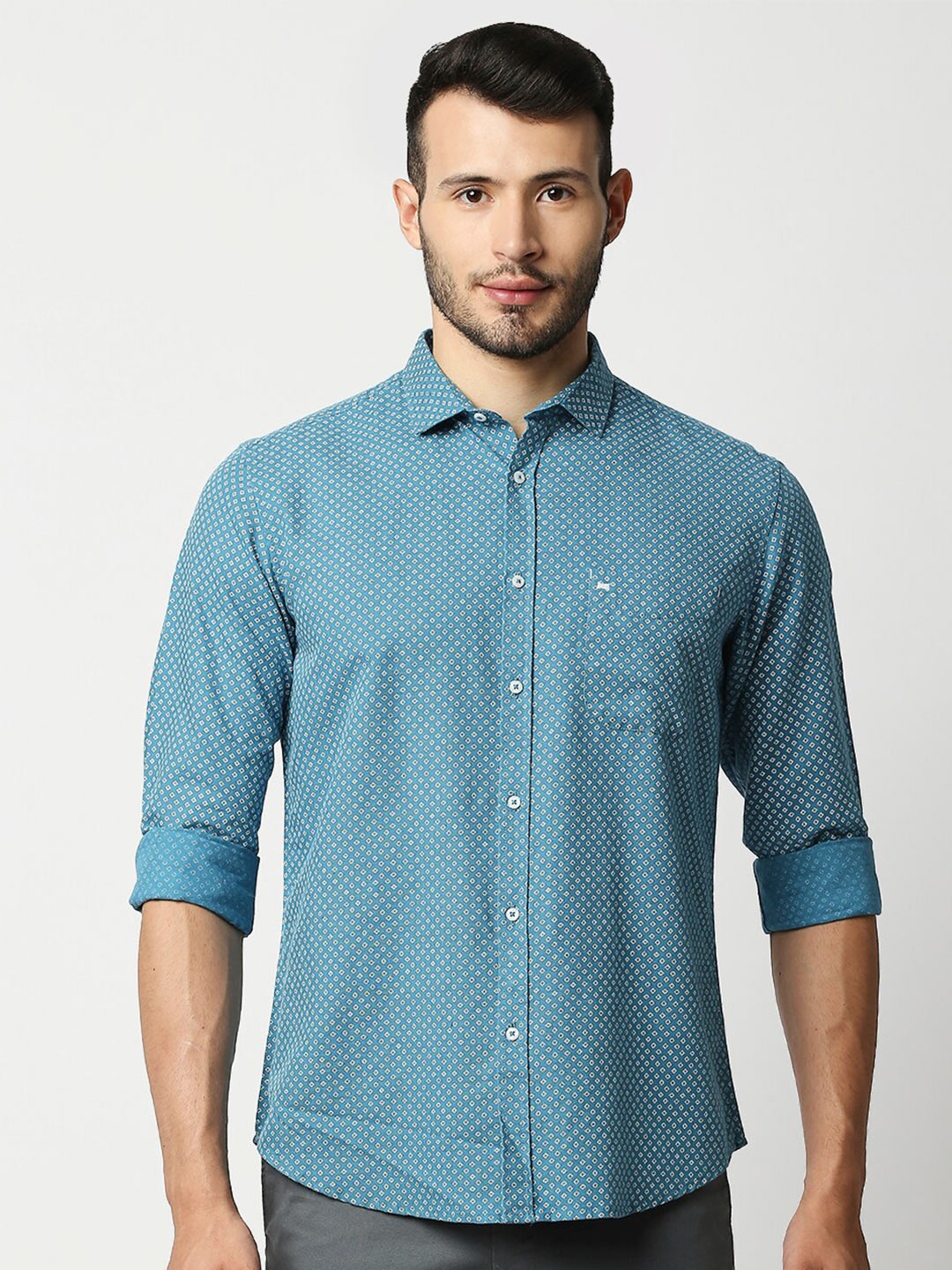 

Basics Men Turquoise Blue Cotton Slim Fit Printed Casual Shirt