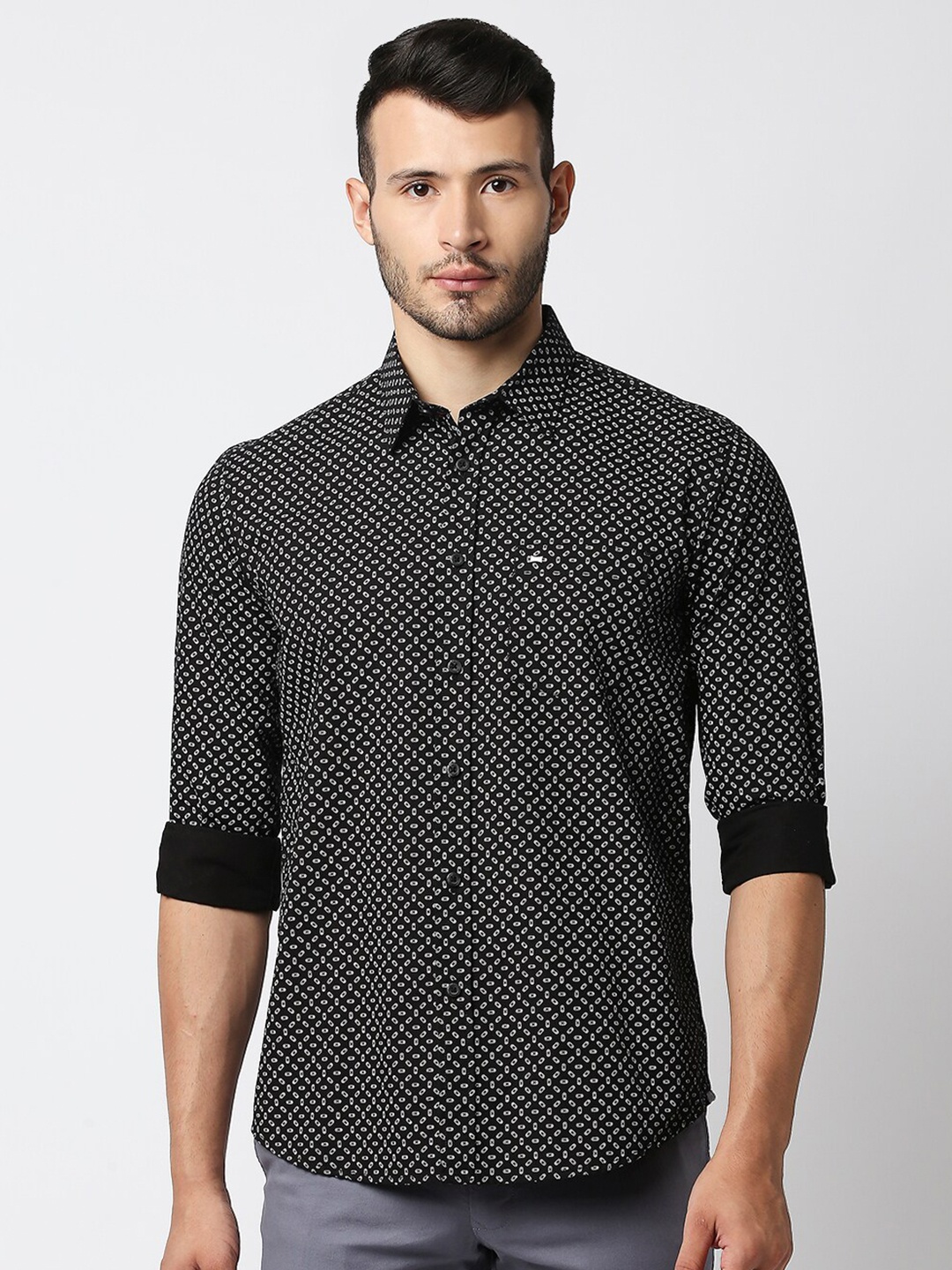 

Basics Men Grey Slim Fit Printed Casual Shirt