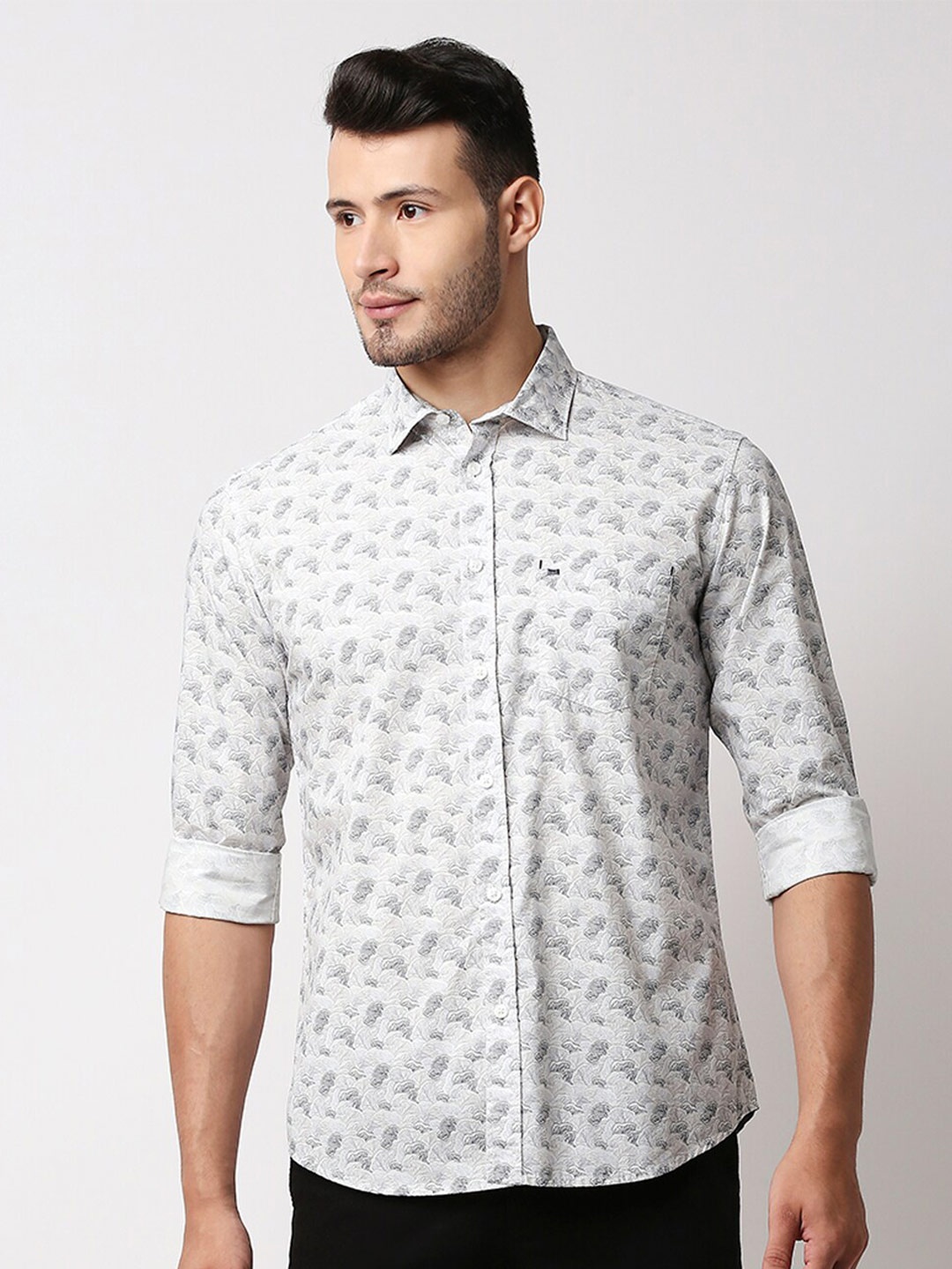 

Basics Men Grey Slim Fit Floral Printed Casual Shirt