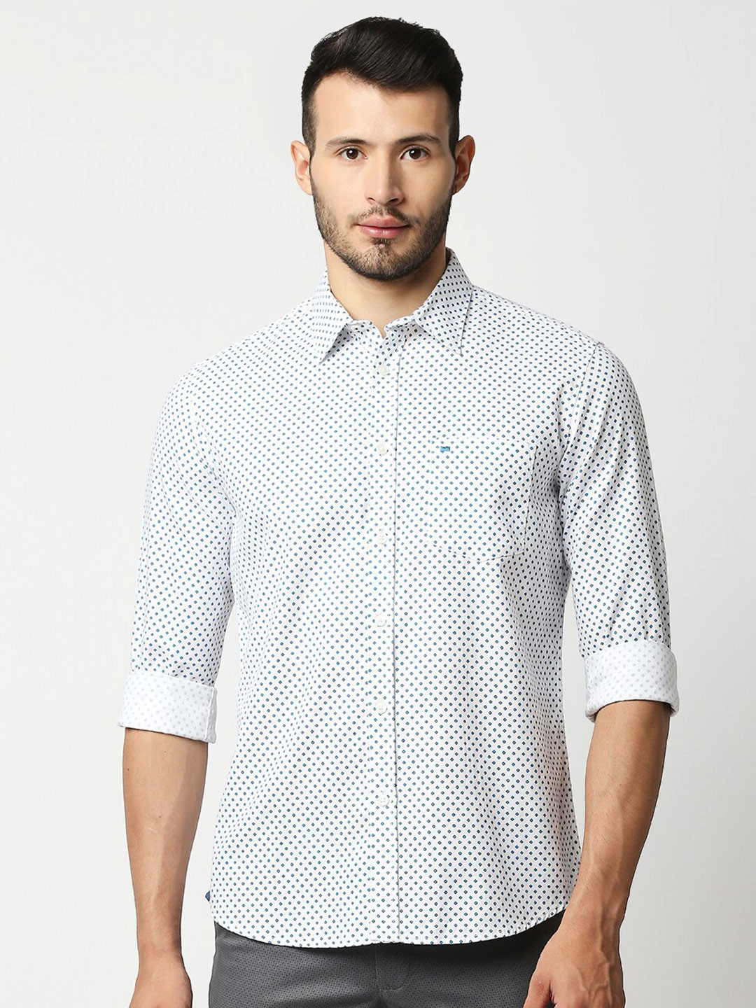 

Basics Men White Slim Fit Printed Casual Shirt