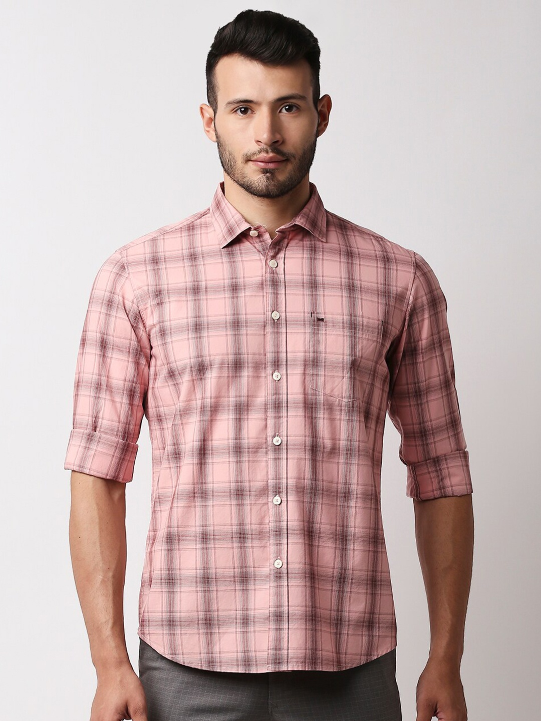 

Basics Men Pink Slim Fit Checked Casual Shirt
