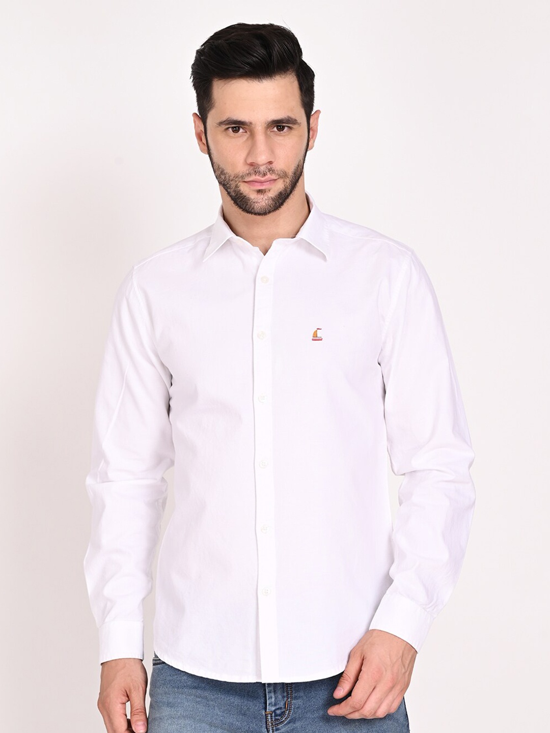 

STROP Men White Solid Slim Fit Casual Shirt