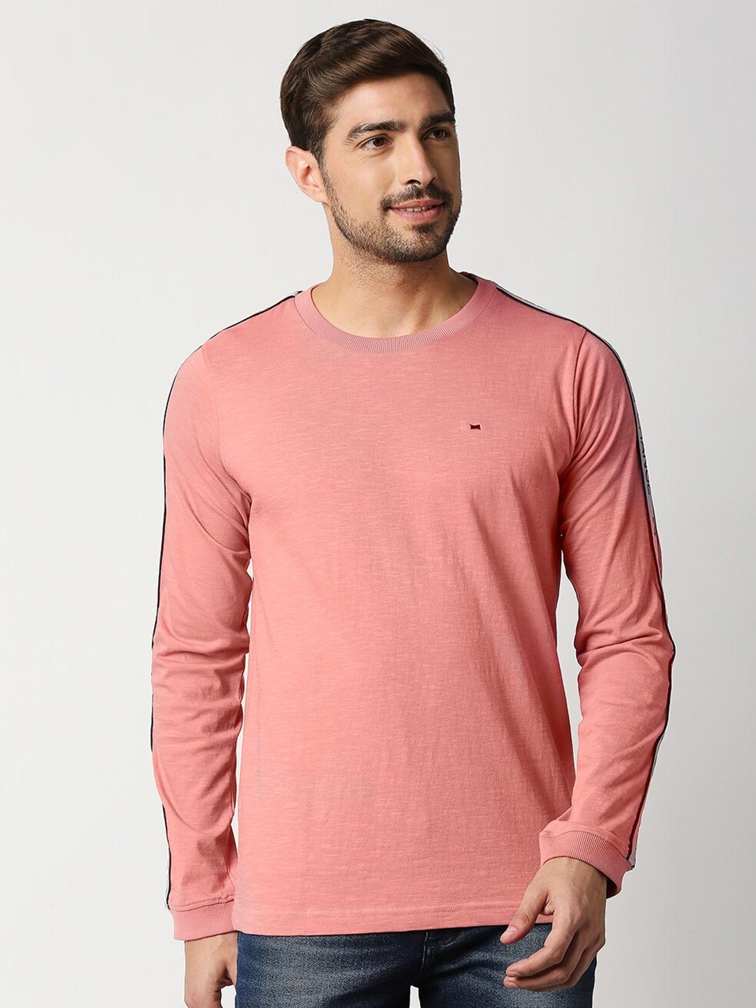 

Basics Men Pink Slim Fit Cotton T-shirt