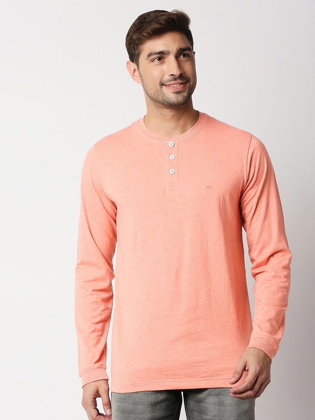 

Basics Men Peach-Coloured Slim Fit T-shirt