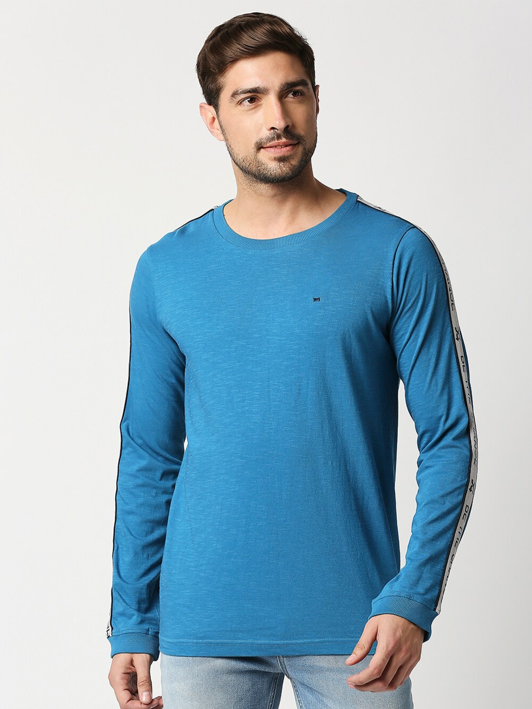 

Basics Men Blue Slim Fit Cotton T-shirt